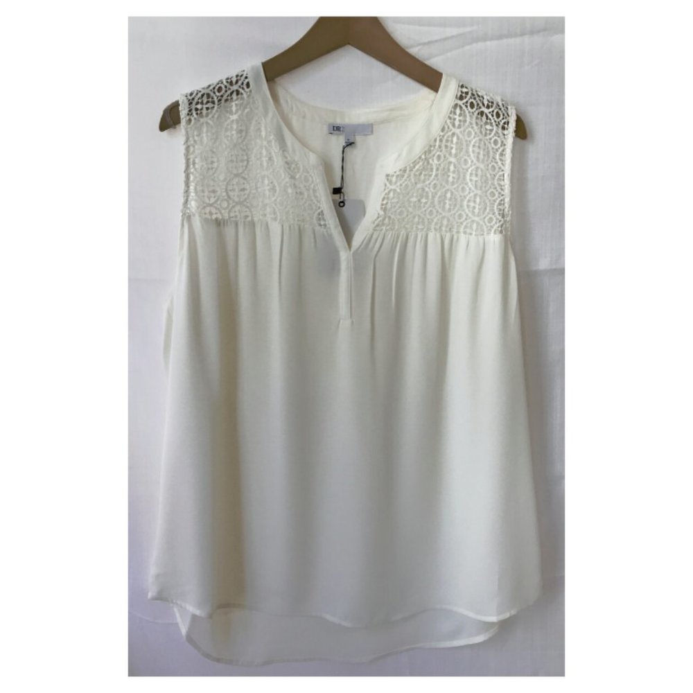 DR2 by Daniel Rainn Sleeveless Crochet Tank